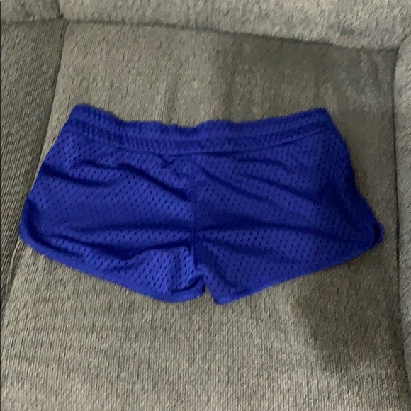 Nike workout shorts - Picture 2 of 4